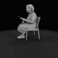 figurine-seated-portrait-sculpture — thumbnail 4
