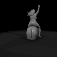 western-bar-curvy-woman-on — thumbnail 9